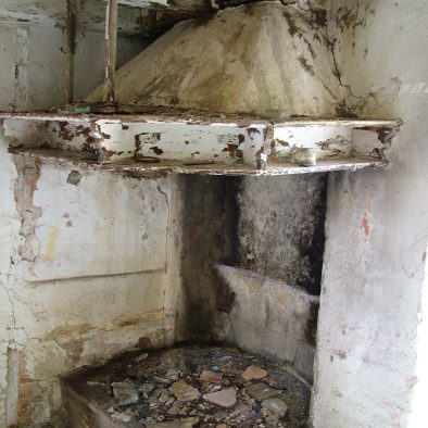 fireplace - Stanzia Sparagna